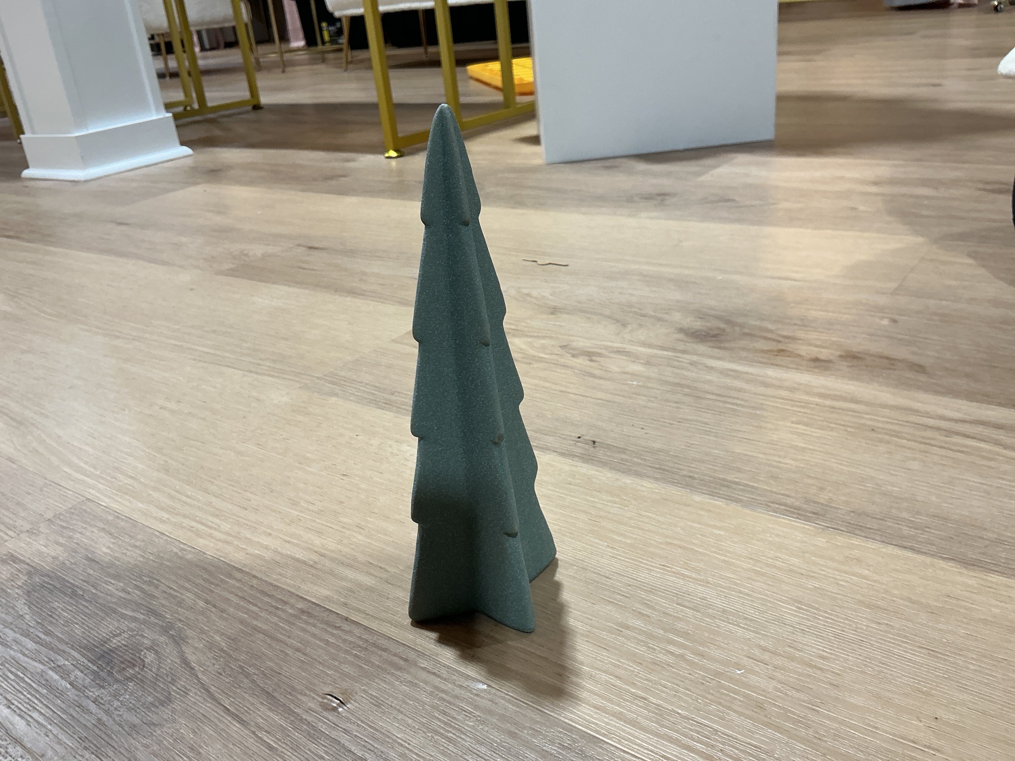 Tiered ceramic tree green