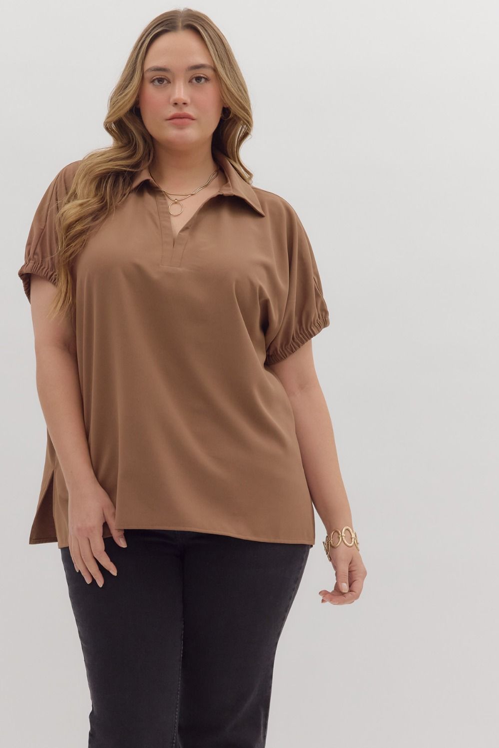 Solid short sleeve split collar side slit hem top
